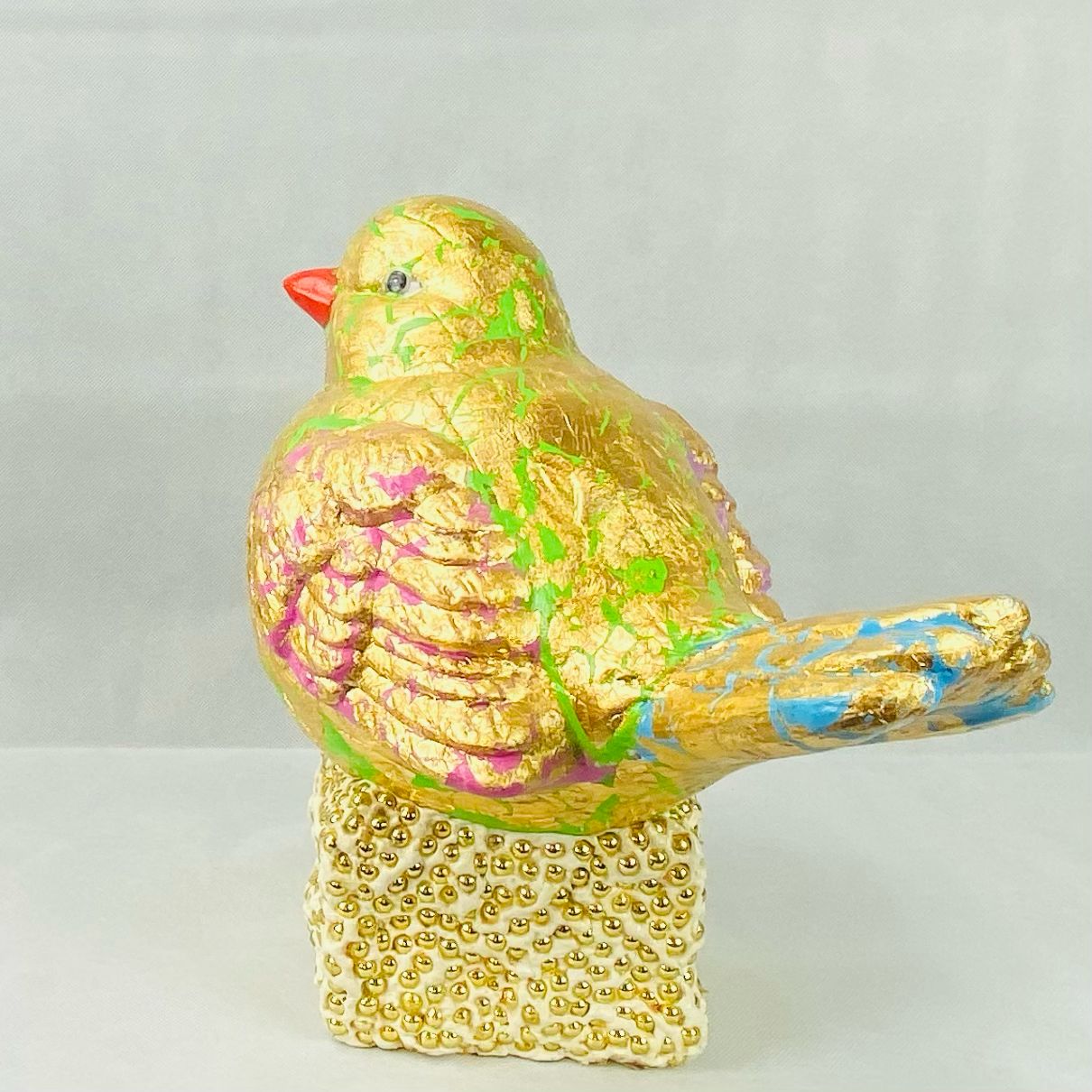 Fancy green bird
