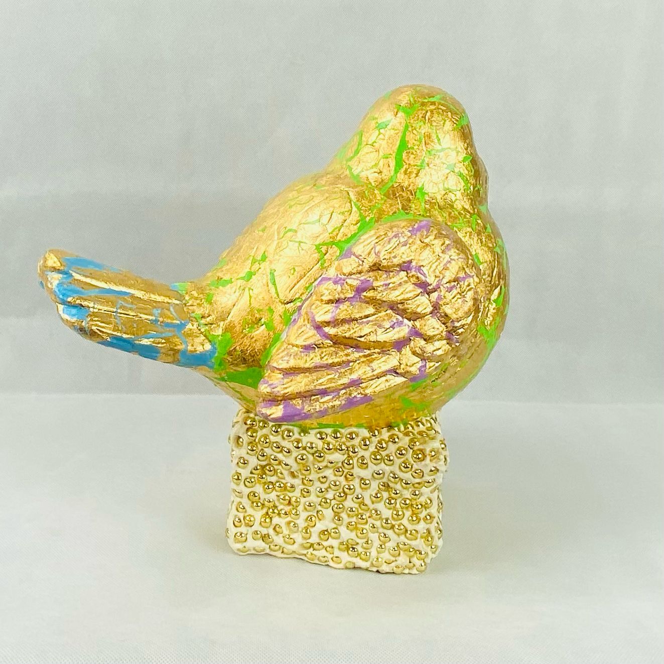 Fancy green bird